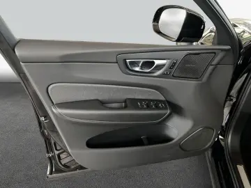 VOLVO XC60 B5 AWD Plus Black-Edition PilotAssist 360
