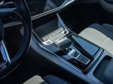 Audi Q8 3.0 55 TFSI quattro MHEV S-Line Matrix ACC Stoc TM