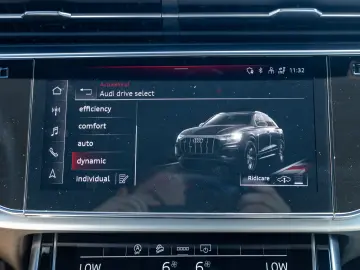 Audi Q8 3.0 55 TFSI quattro MHEV S-Line Matrix ACC Stoc TM