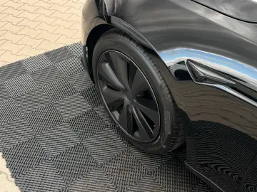 TESLA MODEL S PLAID   MATRIX LED   YOKE   HW4   VAT