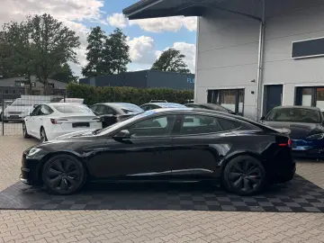 TESLA MODEL S PLAID   MATRIX LED   YOKE   HW4   VAT