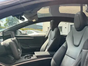 TESLA MODEL S PLAID   MATRIX LED   YOKE   HW4   VAT