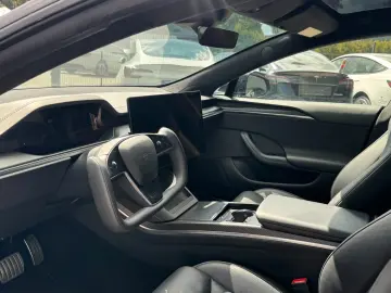 TESLA MODEL S PLAID   MATRIX LED   YOKE   HW4   VAT