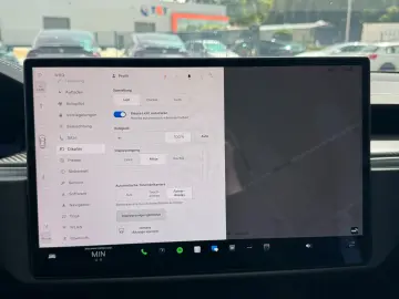 TESLA MODEL S PLAID   MATRIX LED   YOKE   HW4   VAT