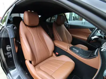 Mercedes-Benz E 220 d Coupé AMG Line