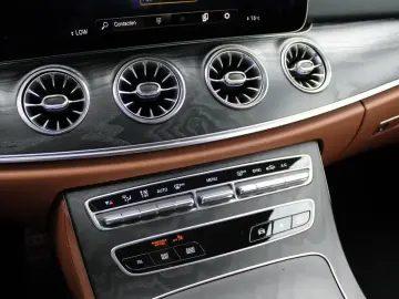 Mercedes-Benz E 220 d Coupé AMG Line