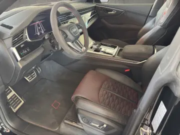 AUDI RS Q8 Performance