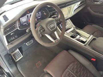 AUDI RS Q8 Performance