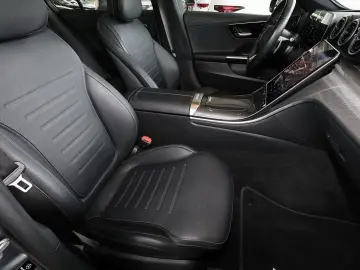 MERCEDES-BENZ C 200 AMG 360  PANO TOTWINKEL DIG-LIGH…