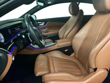 Mercedes-Benz E 220 d 4MATIC Premium