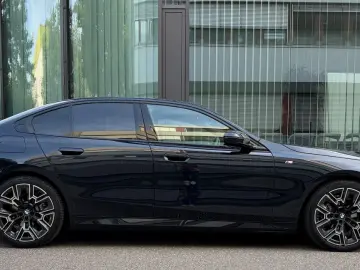 BMW 520 d M Sport HUD Panorama ACC 20 Sitzbel AHK