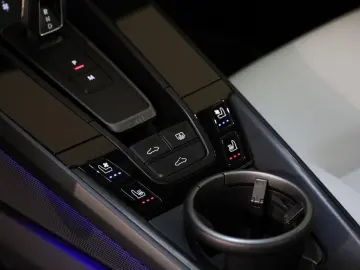 PORSCHE 992 3.0 Carrera 4 GTS