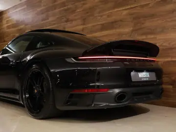 PORSCHE 992 3.0 Carrera 4 GTS