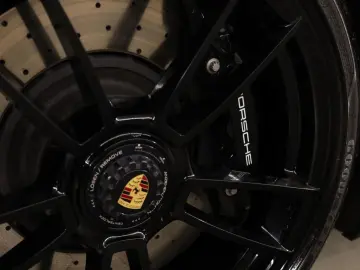 PORSCHE 992 3.0 Carrera 4 GTS