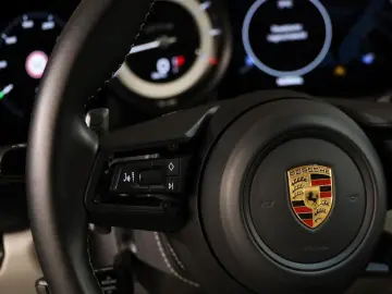 PORSCHE 992 3.0 Carrera 4 GTS