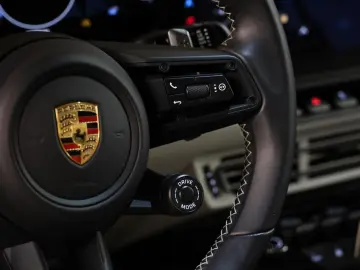 PORSCHE 992 3.0 Carrera 4 GTS