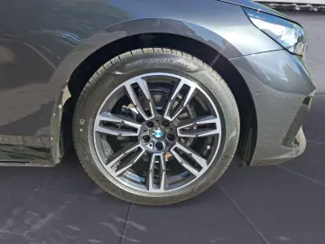 BMW 520d xDrive M SPORT Iconic Glow Driving Assistan