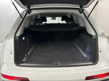 AUDI Q7 55 e quattro S line Leder LED Sound NaviTouch