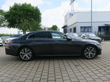 MERCEDES-BENZ E 220 d 4M Avantgarde  AHK Pano Burmester 360