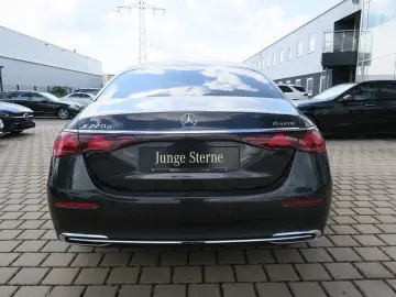 MERCEDES-BENZ E 220 d 4M Avantgarde  AHK Pano Burmester 360