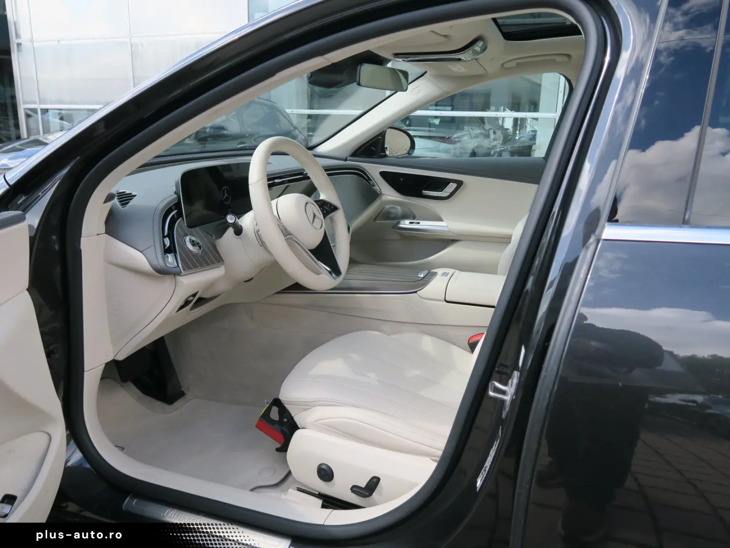 MERCEDES-BENZ E 220 d 4M Avantgarde  AHK Pano Burmester 360