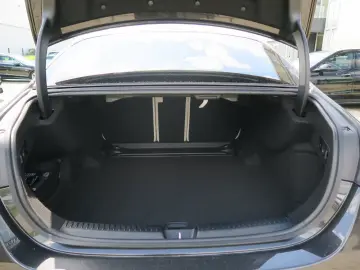 MERCEDES-BENZ E 220 d 4M Avantgarde  AHK Pano Burmester 360