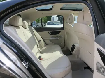 MERCEDES-BENZ E 220 d 4M Avantgarde  AHK Pano Burmester 360