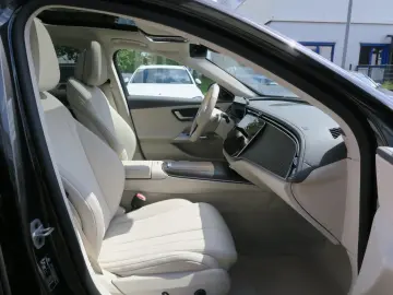 MERCEDES-BENZ E 220 d 4M Avantgarde  AHK Pano Burmester 360