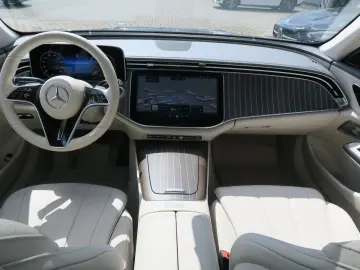 MERCEDES-BENZ E 220 d 4M Avantgarde  AHK Pano Burmester 360