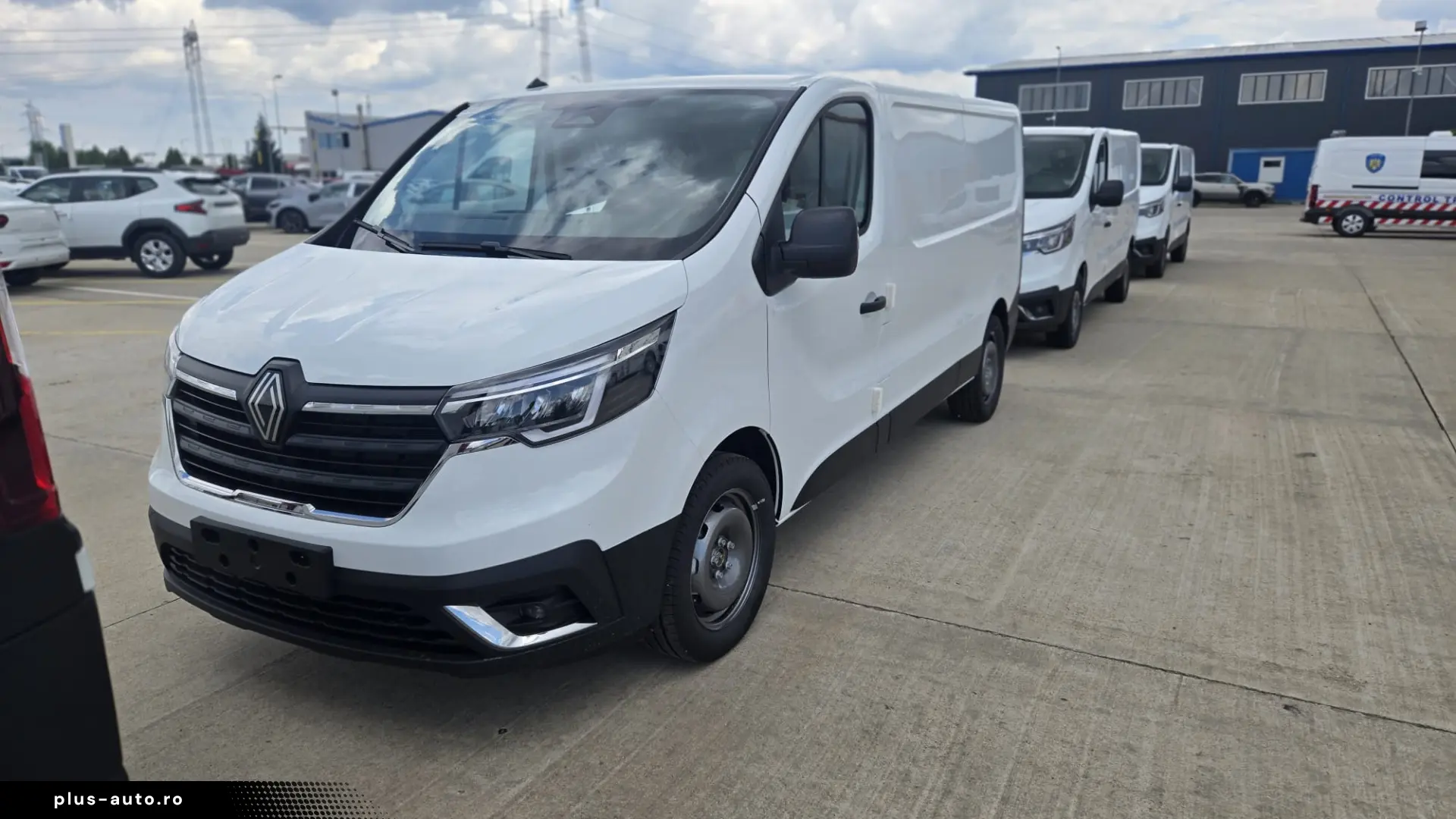 RENAULT TRAFIC FURGON 2 1 locuri L2H1  NOU