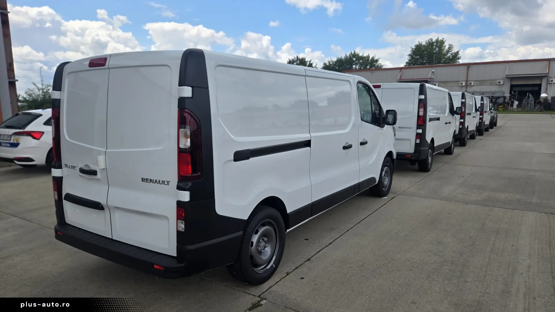 RENAULT TRAFIC FURGON 2 1 locuri L2H1  NOU