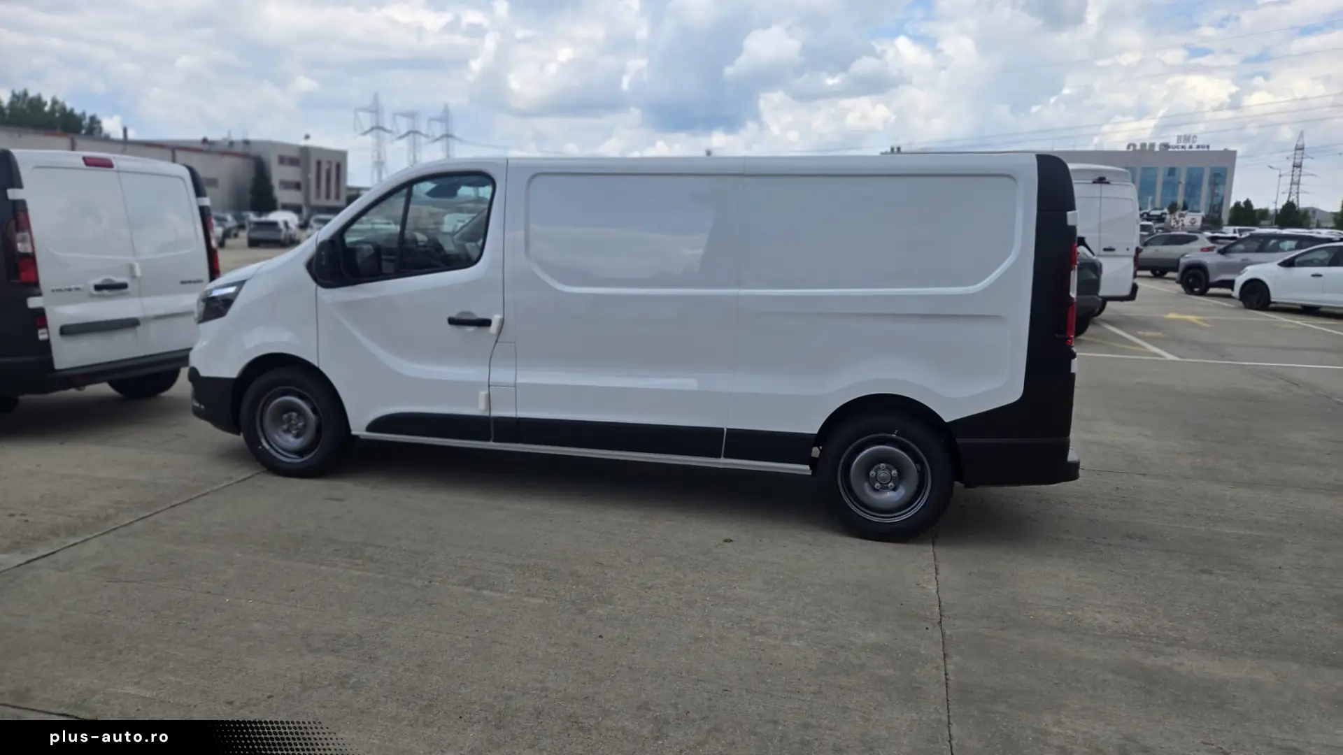 RENAULT TRAFIC FURGON 2 1 locuri L2H1  NOU