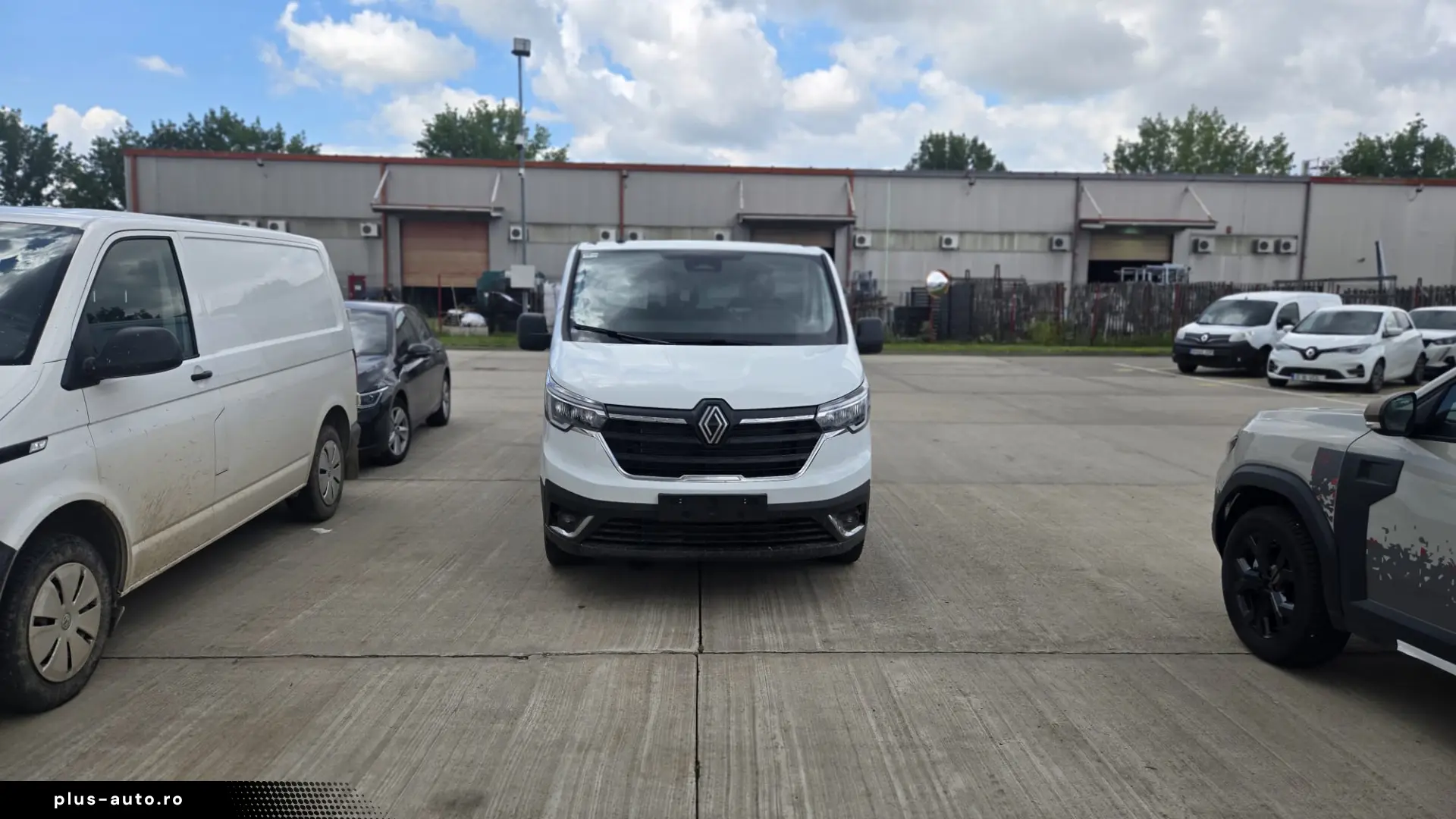 RENAULT TRAFIC FURGON 2 1 locuri L2H1  NOU