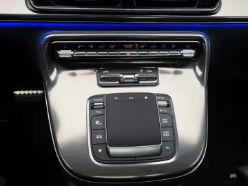 Mercedes Benz V300d Long AMG