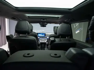 Mercedes Benz V300d Long AMG