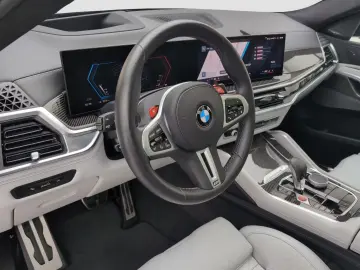 BMW X6 M Competition Massage