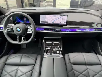 BMW 740d xDrive M Sport SkyLounge - TV
