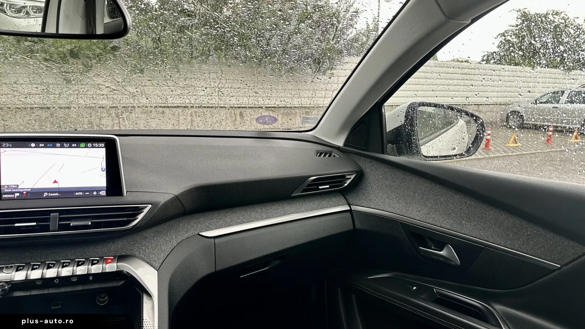 3008 2018 136.000km Faruri Carte service Rate Garantie