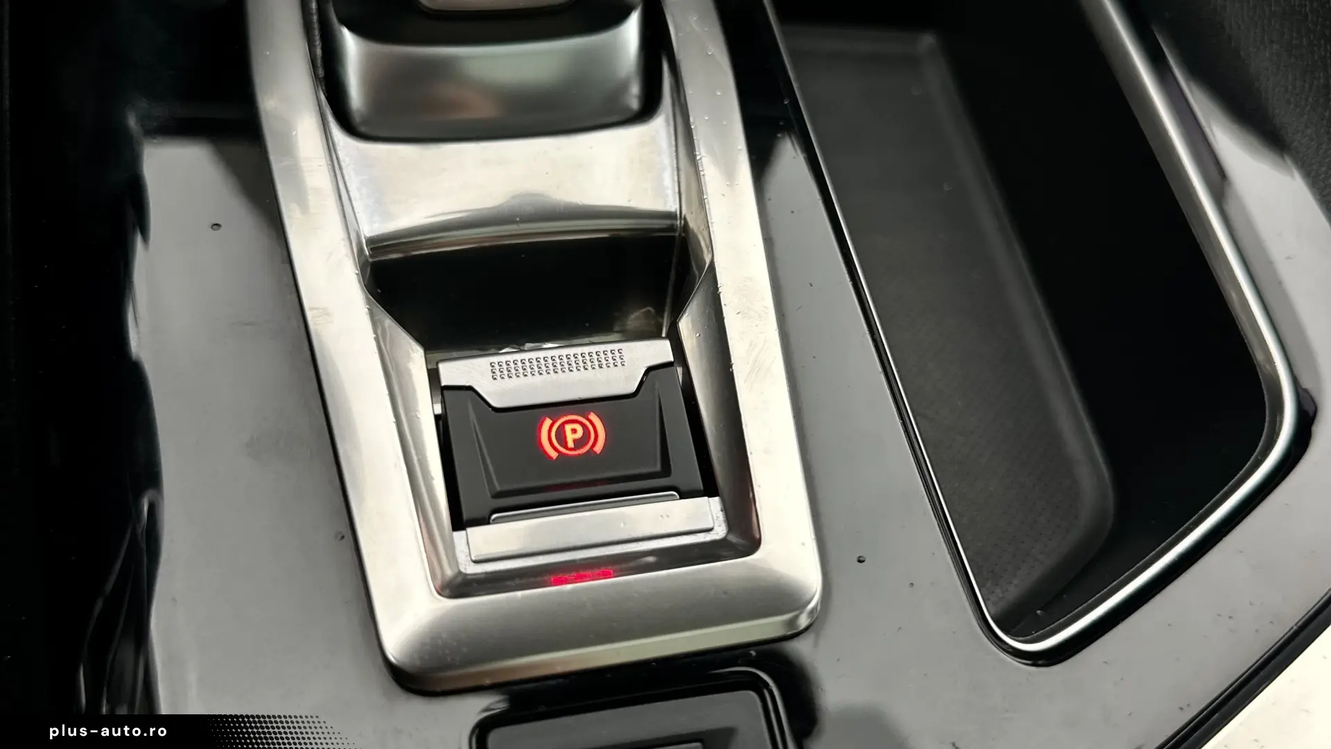 3008 2018 136.000km Faruri Carte service Rate Garantie