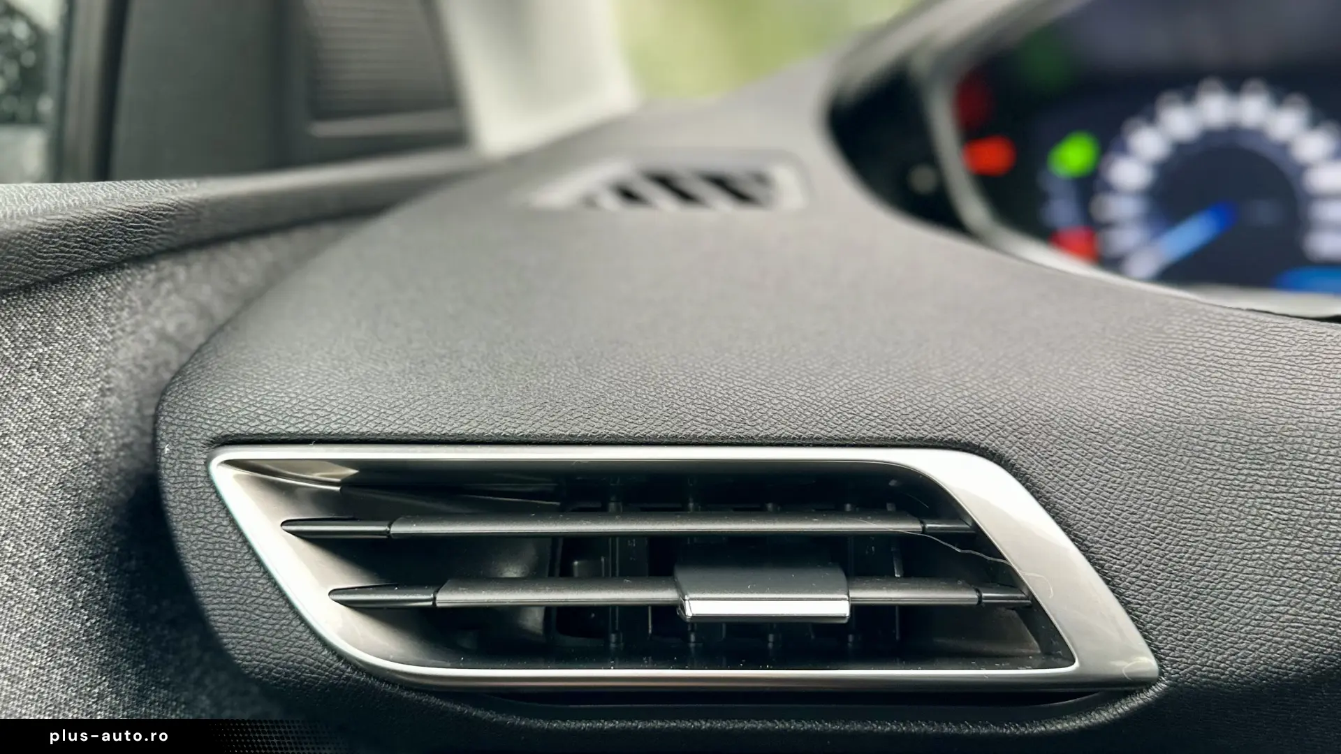 3008 2018 136.000km Faruri Carte service Rate Garantie