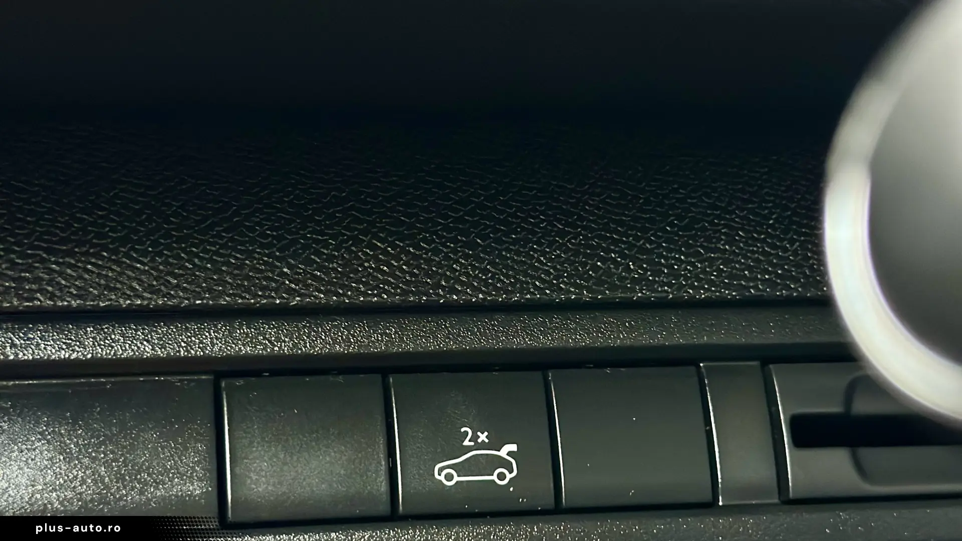 3008 2018 136.000km Faruri Carte service Rate Garantie