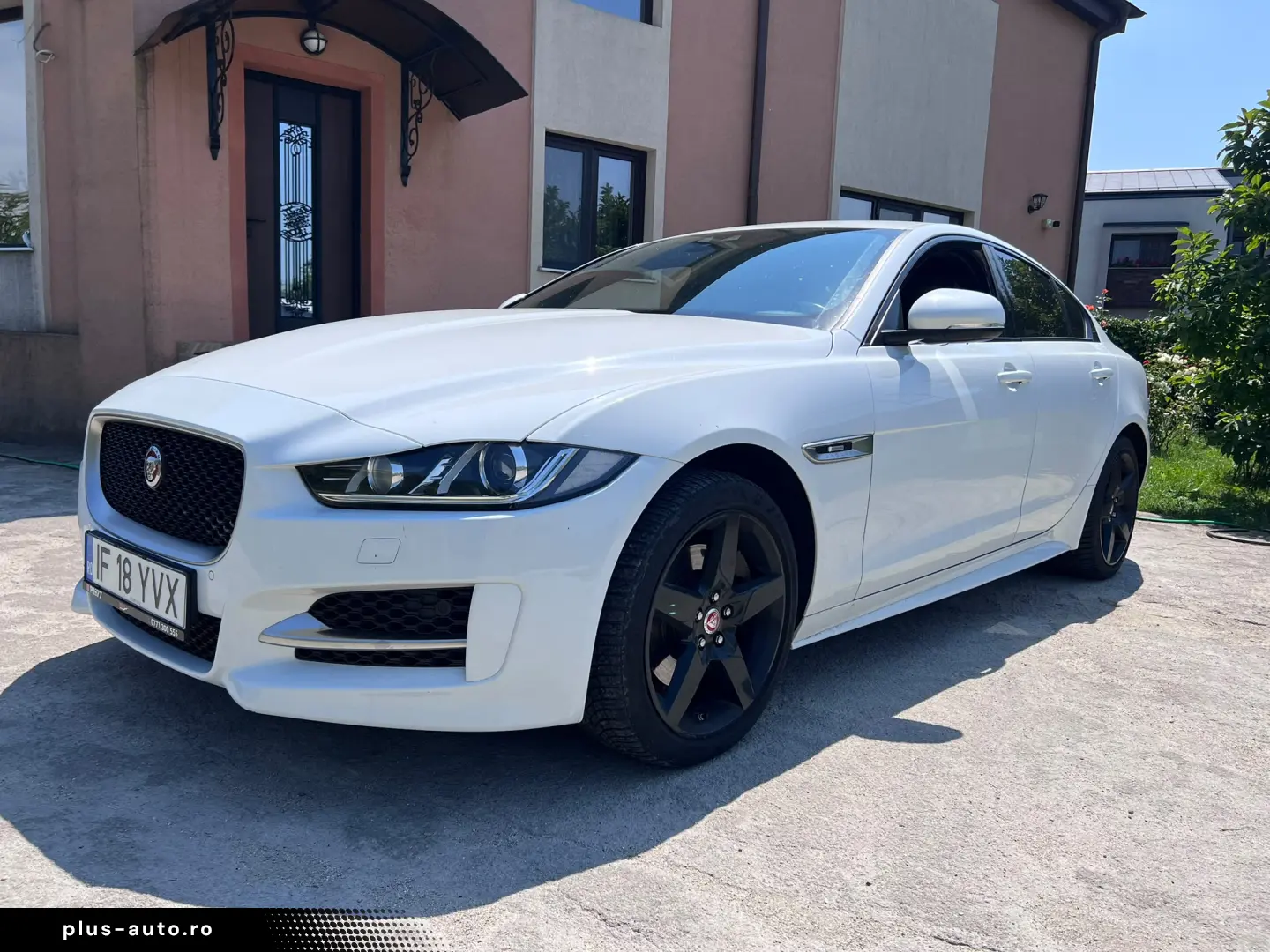 Jaguar XE