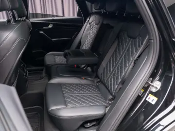 Audi Q5  - Coupe - S line - suspensie perne - competition