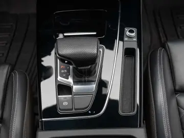 Audi Q5  - Coupe - S line - suspensie perne - competition