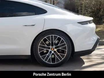 Porsche Taycan Surround View BOSE air suspension 20 inch