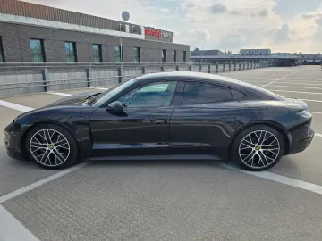 Porsche Taycan   Beifahrer Display   Sport Chrono Pano