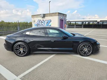 Porsche Taycan   Beifahrer Display   Sport Chrono Pano