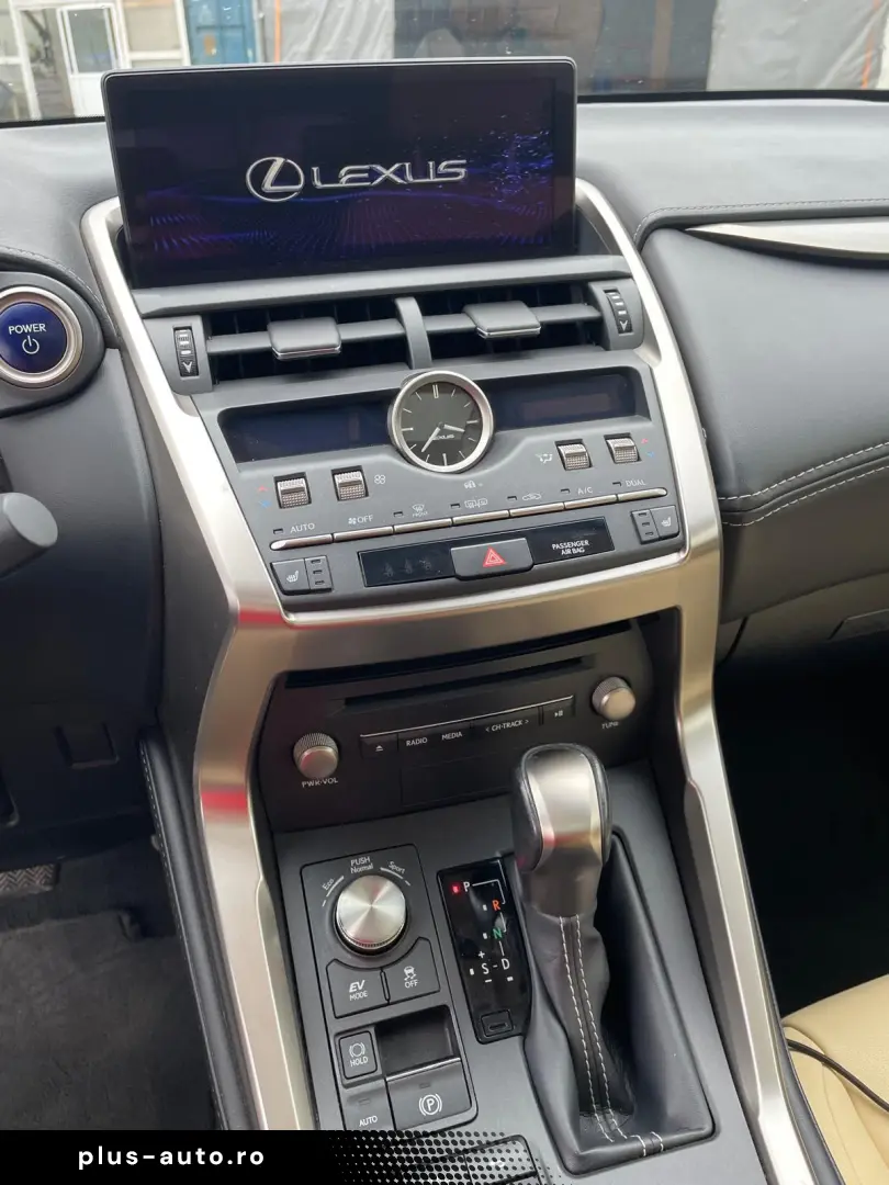 Lexus NX 300h e-Four 2019