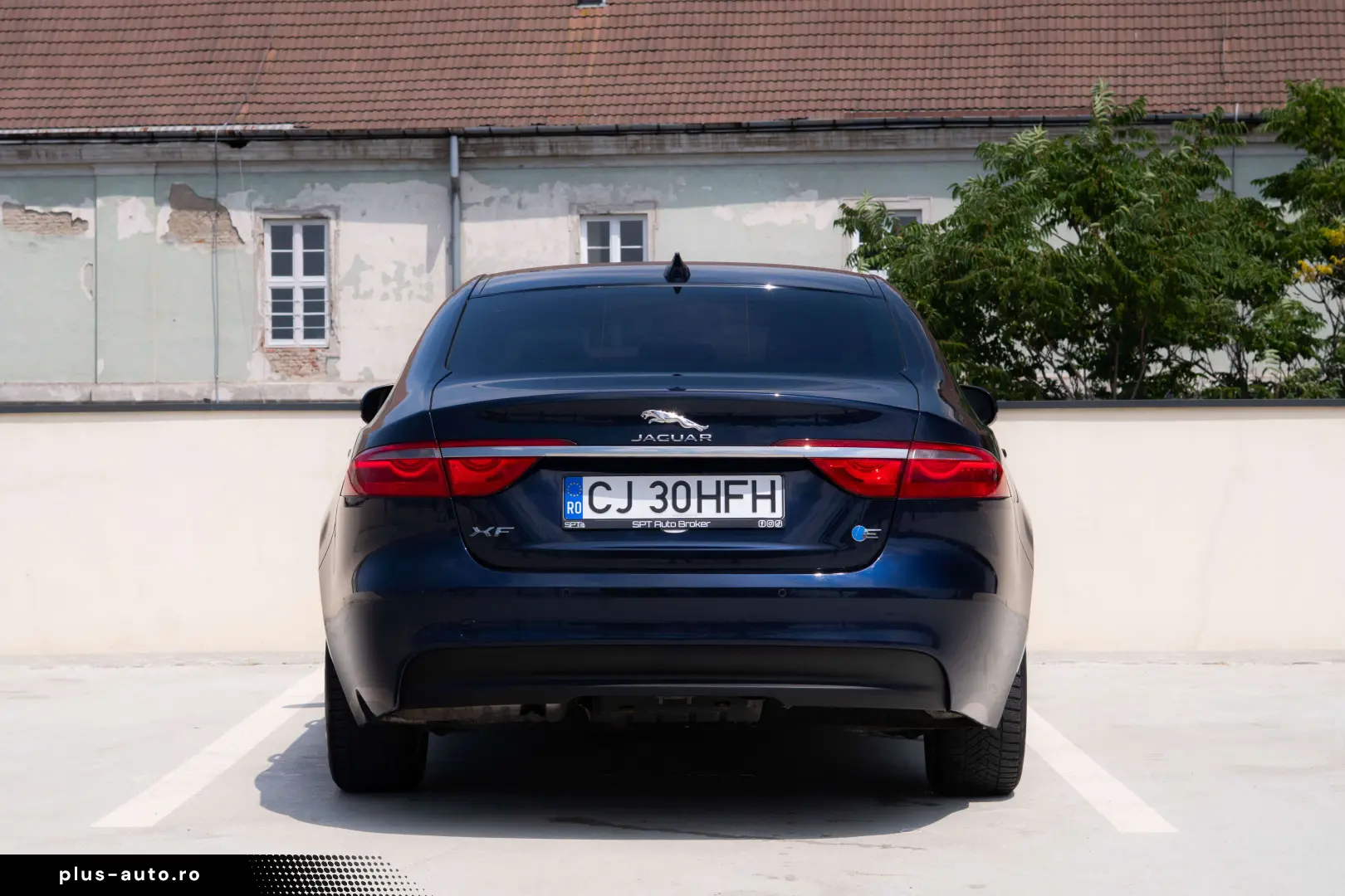 Jaguar XF E 2.0 Diesel Manual   Fara Daune