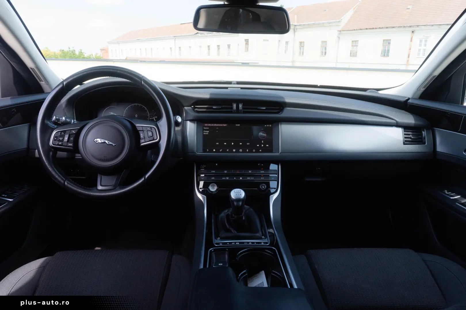 Jaguar XF E 2.0 Diesel Manual   Fara Daune